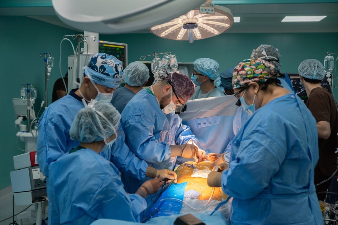 Алматыда алғаш рет Кардиология және ішкі аурулар ҒЗИ-да 60 жастағы пациентке жүректің жасанды сол жақ қарыншасы (LVAD) имплантацияланды